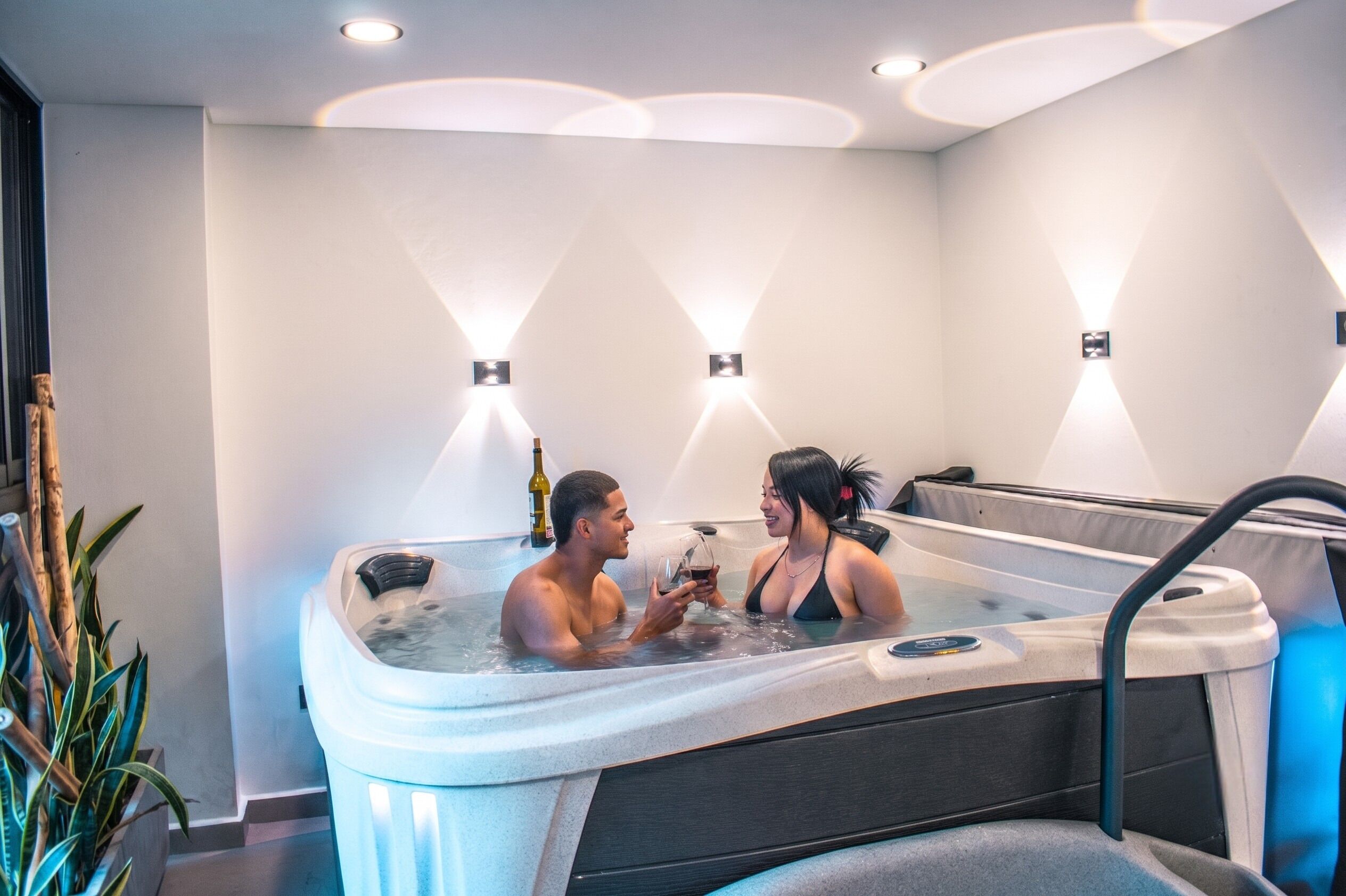 Sauna, hot tub, steam room, deep-tissue massages, massages