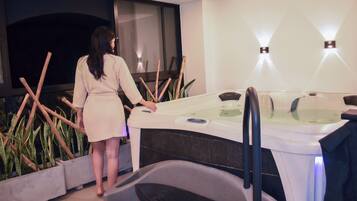Indoor spa tub