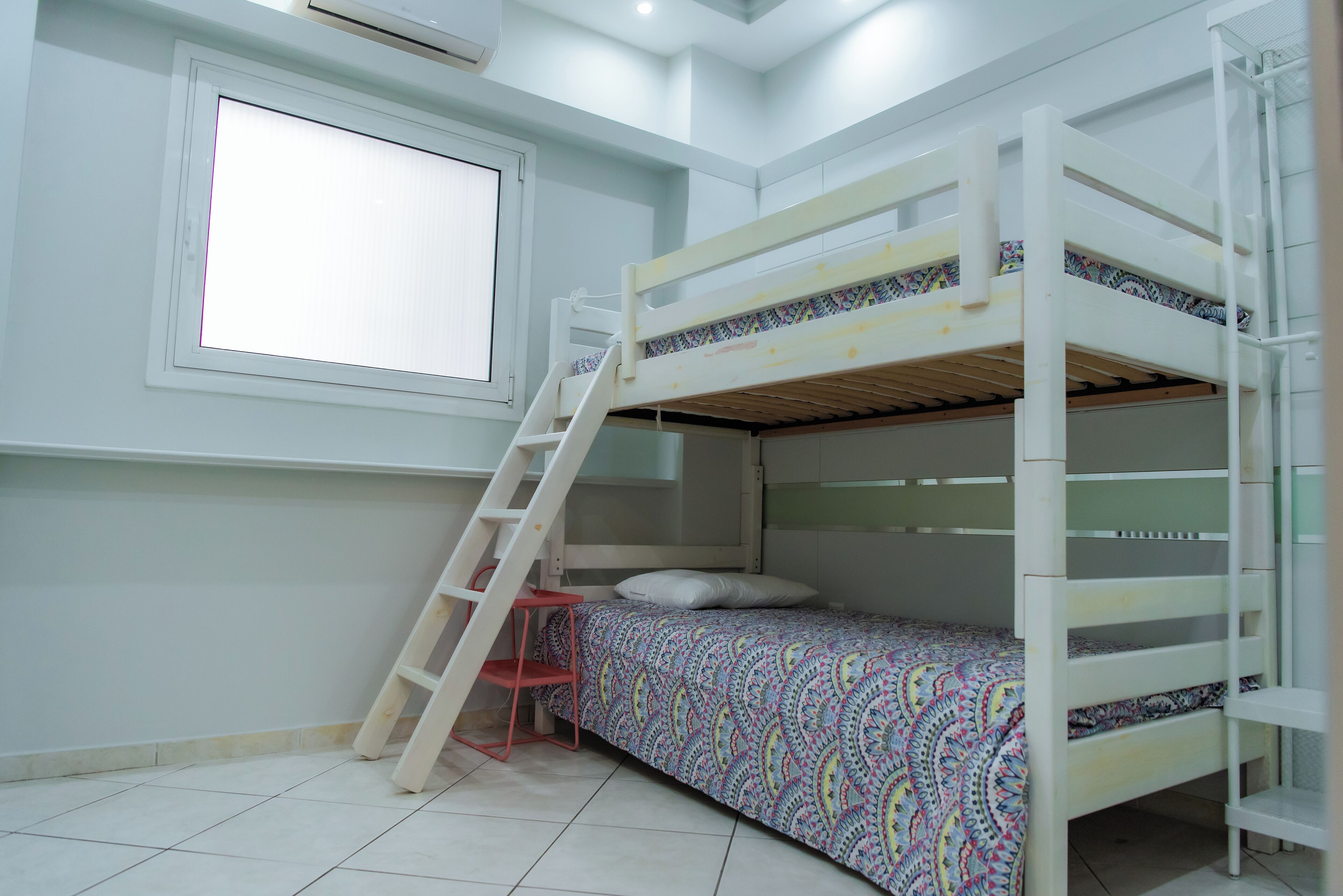 2 多间卧室、熨斗/熨衣板、WiFi、床单