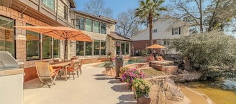 Waterfront Home w/ Private Pool, SPA and Golf Cart. TIME TO GET AWAY AND PLAY
