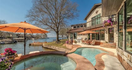 Waterfront Home w/ Private Pool, SPA and Golf Cart. TIME TO GET AWAY AND PLAY
