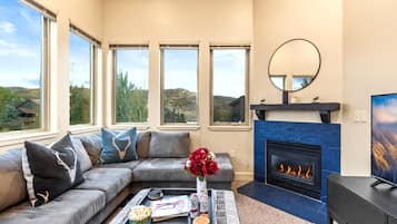 Condo (2 Bedrooms) | Living room | TV