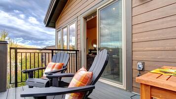 Condo (2 Bedrooms) | Terrace/patio
