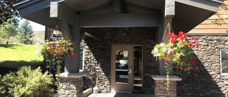 Condo (2 Bedrooms) | Entrada de la propiedad