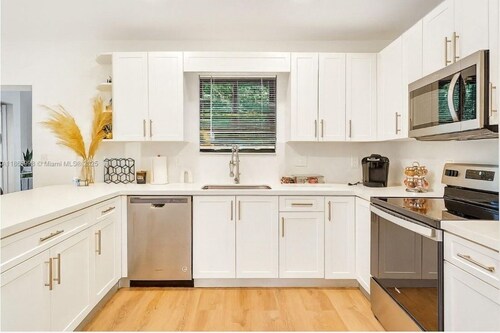 Modern Retreat Near Wynwod & Desing District