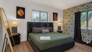 3 bedrooms, iron/ironing board, WiFi, bed sheets