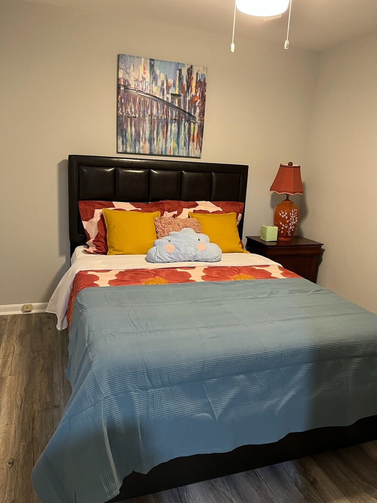 5 slaapkamers, een strijkplank/strijkijzer, wifi