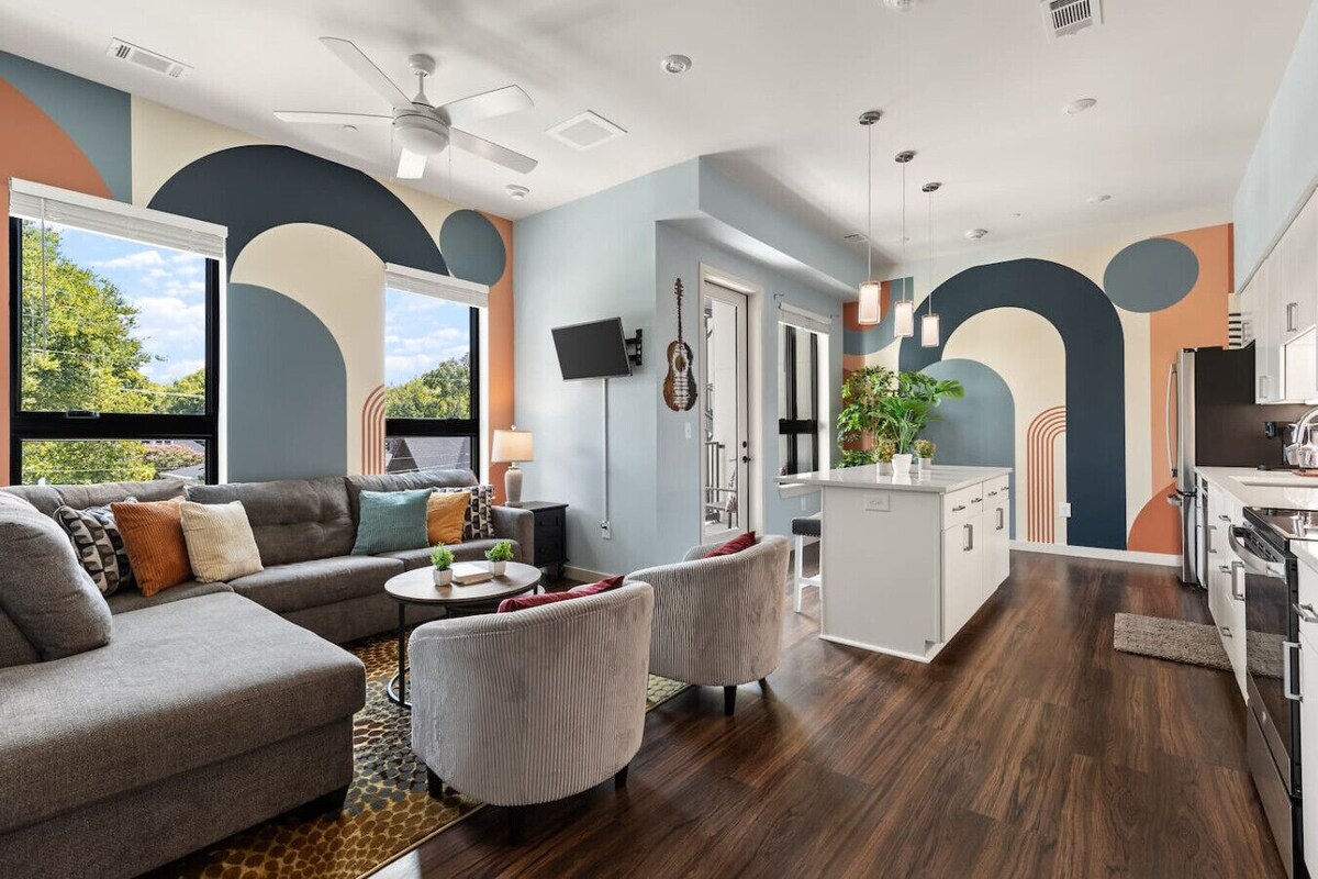 Pool, Rooftop Deck, City View, Gym + Gated Garage