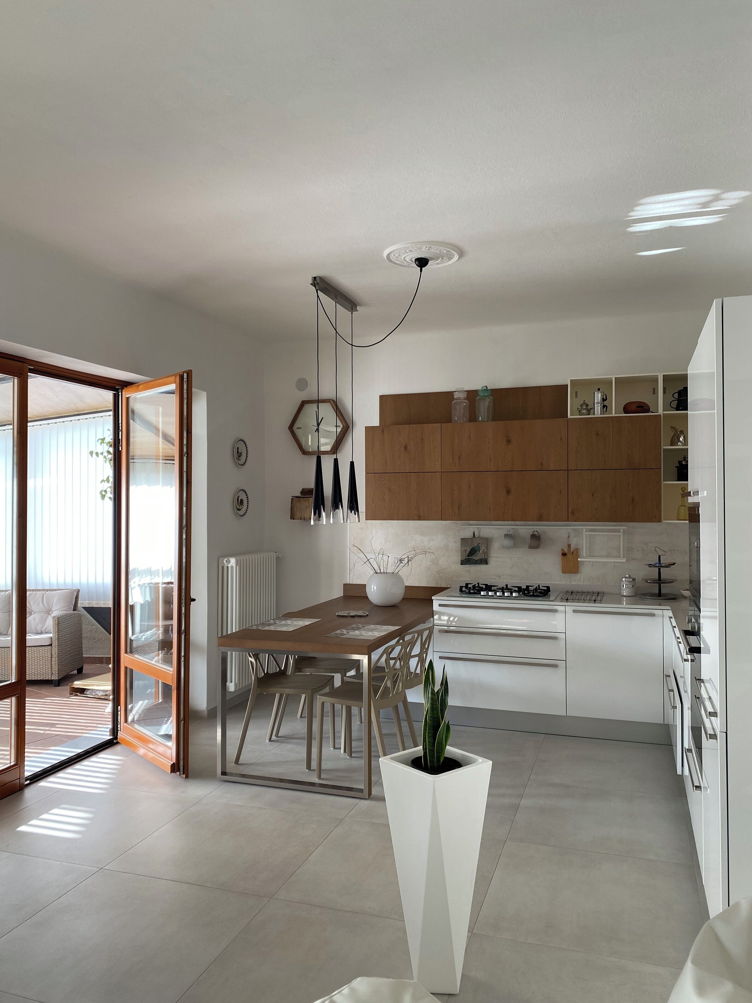 Mikrowelle, Ofen, Herdplatte, Geschirrspüler