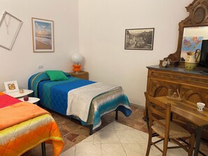 2 chambres, fer et planche à repasser, Wi-Fi gratuit, draps fournis