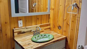 Een haardroger, zeep