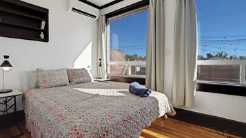 Internet, bed sheets