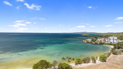 Las Palmas Beach House with Private Pool and Pool Table