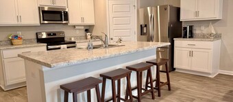 Spacious 4BR Retreat Near Gulf Shores & OWA – Perfect for Families & Groups!
