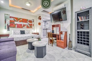 Studio, 1 King Bed, Pool Access (V399 108) | 1 bedroom, individually decorated, individually furnished, bed sheets