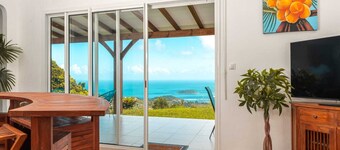 Villa between sea and mountains