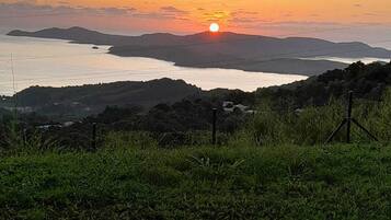 Vue depuis lâhĂ©bergement