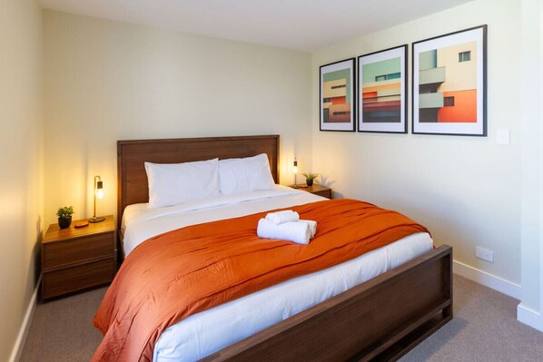 4 chambres, fer et planche à repasser, Wi-Fi, literie fournie