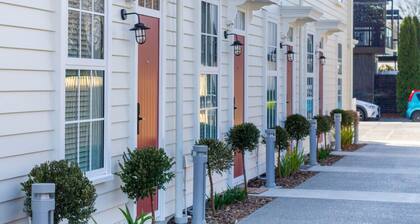 Stylish 3BR Escape • Parking & Modern Living