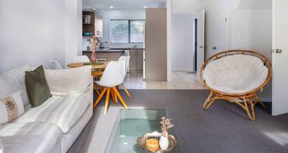 3 Bedroom Home With Garage & Extra Car Park