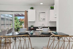 Fridge, microwave, oven, stovetop - PB Hot Tub Triplex 5BR, MiniGolf, Games & Parking! (San Diego)