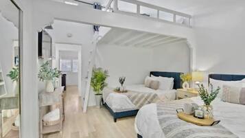4 habitaciones, tabla de planchar con plancha, cuna de viaje y wifi
