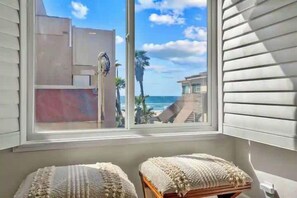 Spa - MB 2 Condos 4BR/4BA+Loft+Huge Rooftop Deck by Sand (San Diego)