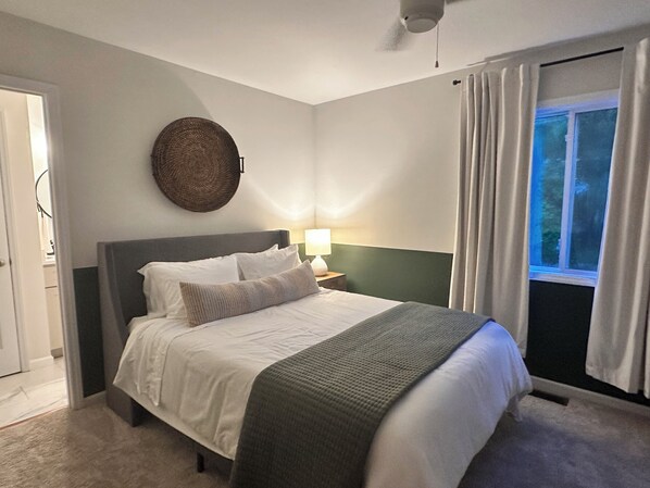 3 bedrooms, iron/ironing board, WiFi, bed sheets