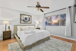 5 habitaciones, tabla de planchar con plancha, cuna de viaje y wifi 