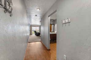 Apartment (1 Bedroom) | Property amenity - Lc108fd1 (Dillon)