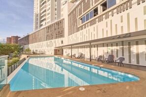 Pool - Medellín Skyline Luxury Perfect for Remote • Work & Families (Medellín)