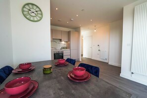 Dining - Luxury 2 Bed Apartment with Amazing Views of Wembley Stadium! (Wembley)