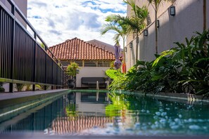 屋外プール