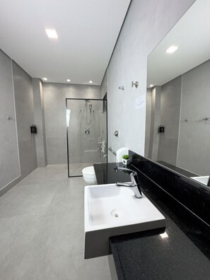 Executive Double Room | Bathroom | Shower, hair dryer, towels, soap - Nature Bonito Hotel (Bonito)