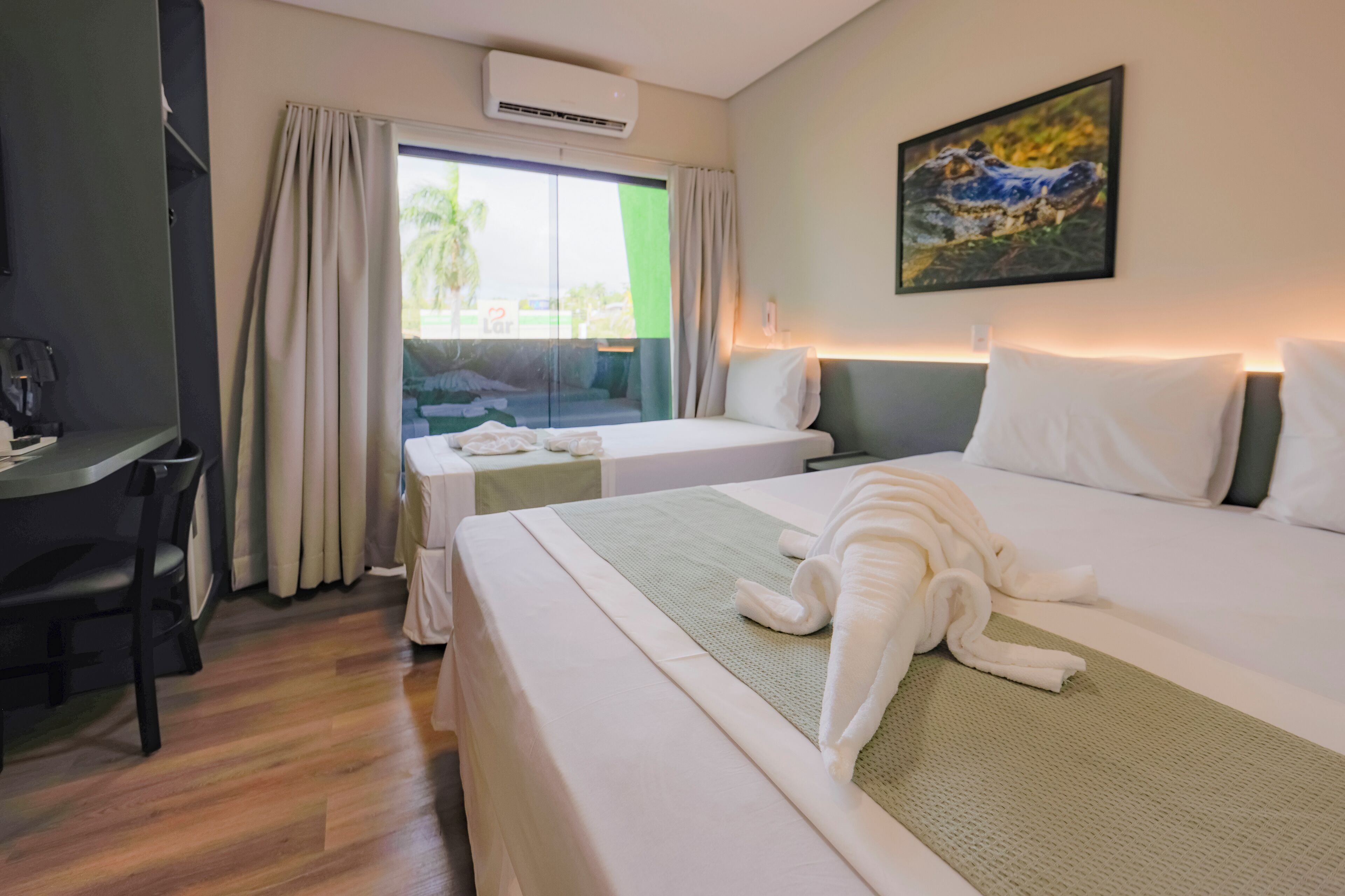 Executive Triple Room, Balcony, City View | Free WiFi, bed sheets