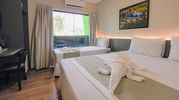 Executive Triple Room, Balcony, City View | Free WiFi, bed sheets