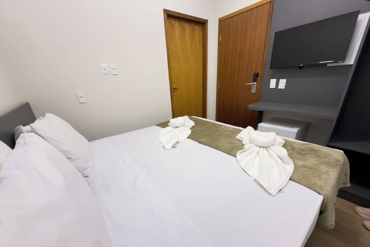 Habitación doble estándar | Wifi gratis y ropa de cama