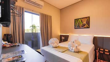 واي فاي مجانًا وملاءات أسرّة