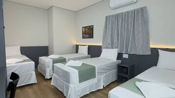 Executive Quadruple Room | Free WiFi, bed sheets