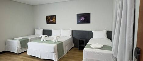 Family Quadruple Room | Free WiFi, bed sheets