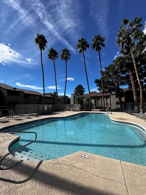 Pool - Quaint 2-bedroom apartment with AC in charming Mesa (Mesa)