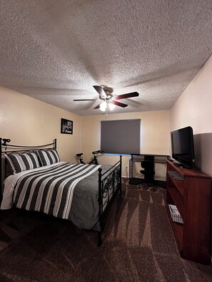 2 quartos, ferros/tábuas de passar roupa, Wi-Fi, roupa de cama