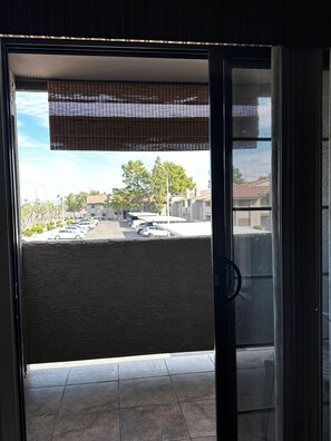 Interior - Quaint 2-bedroom apartment with AC in charming Mesa (Mesa)