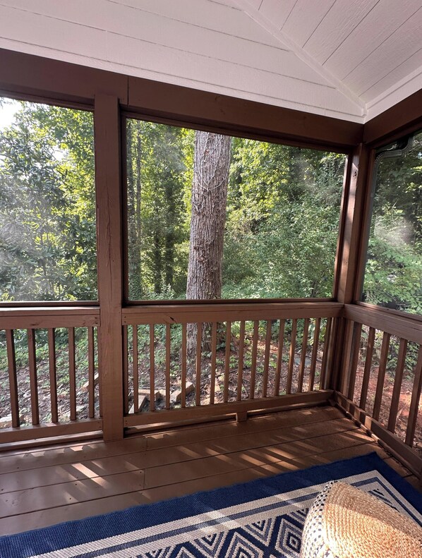 Property grounds - Treehouse with office and private deck (College Park)