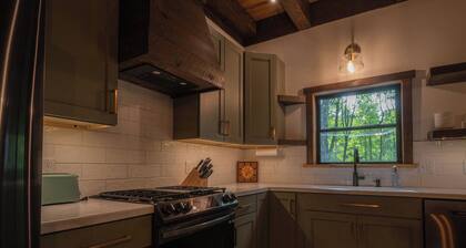 Charming Northwoods Cabin Minutes from Hayward