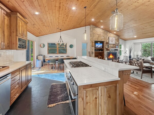 Fridge, microwave, oven, stovetop - Family-Friendly 5BR | Gather, Relax & Explore (Park City)