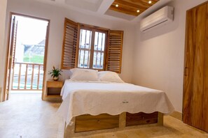 2 bedrooms, WiFi - Blue House Castillo View – Private Jacuzzi & Colonial Balconies (Cartagena)