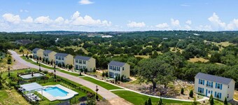 Chateau-Cochin, 2 private bedrooms & Pool