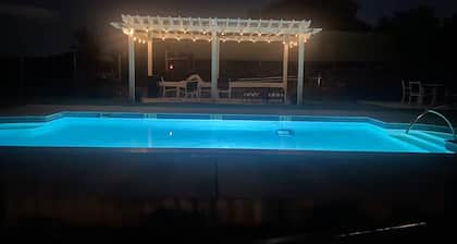 Chateau-Cochin, 2 private bedrooms & Pool
