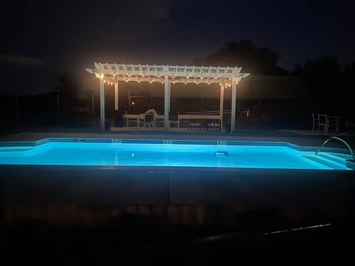 Chateau-Faverolle, 2 Private Bedrooms & pool